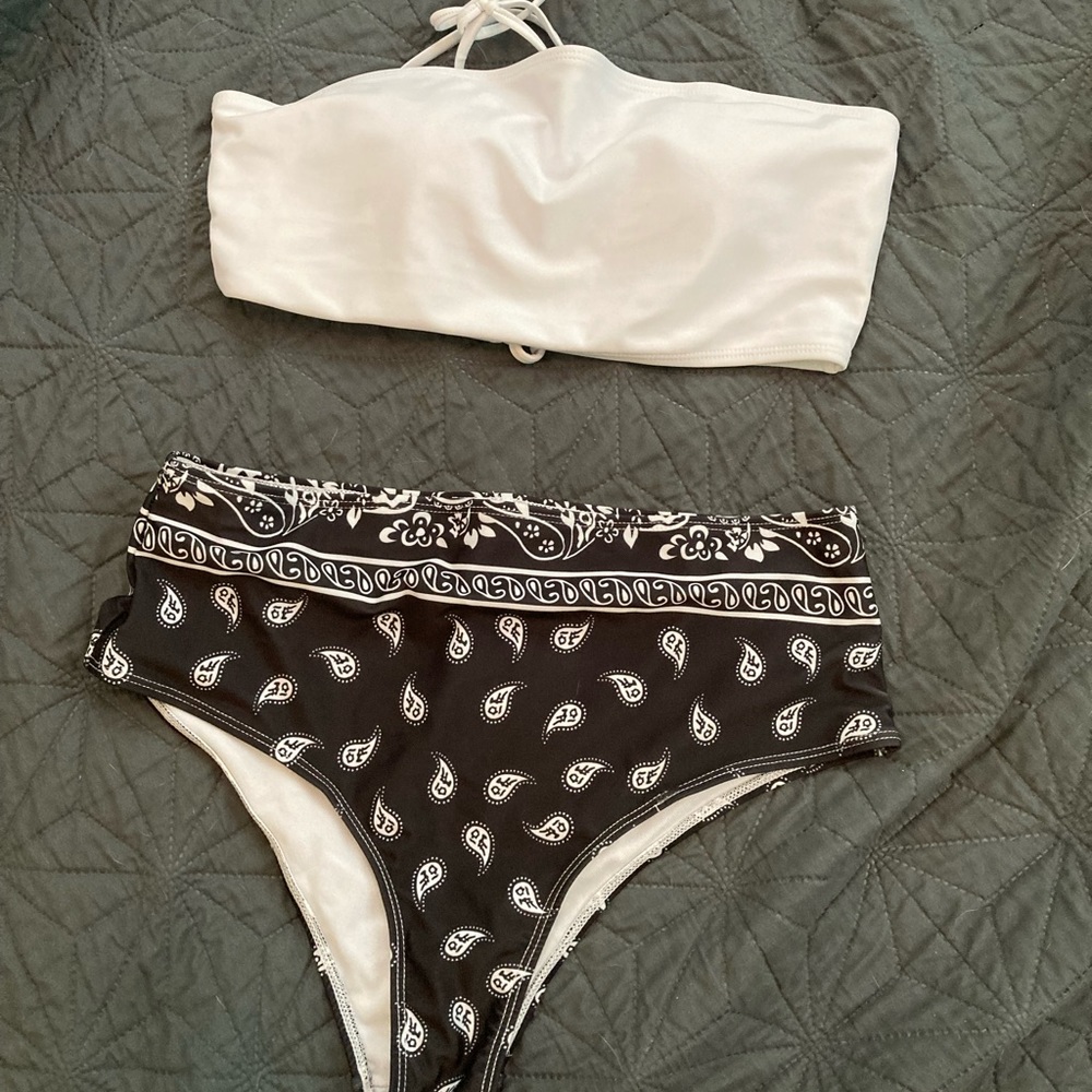 Black and White SHEIN curve bikini size 1x